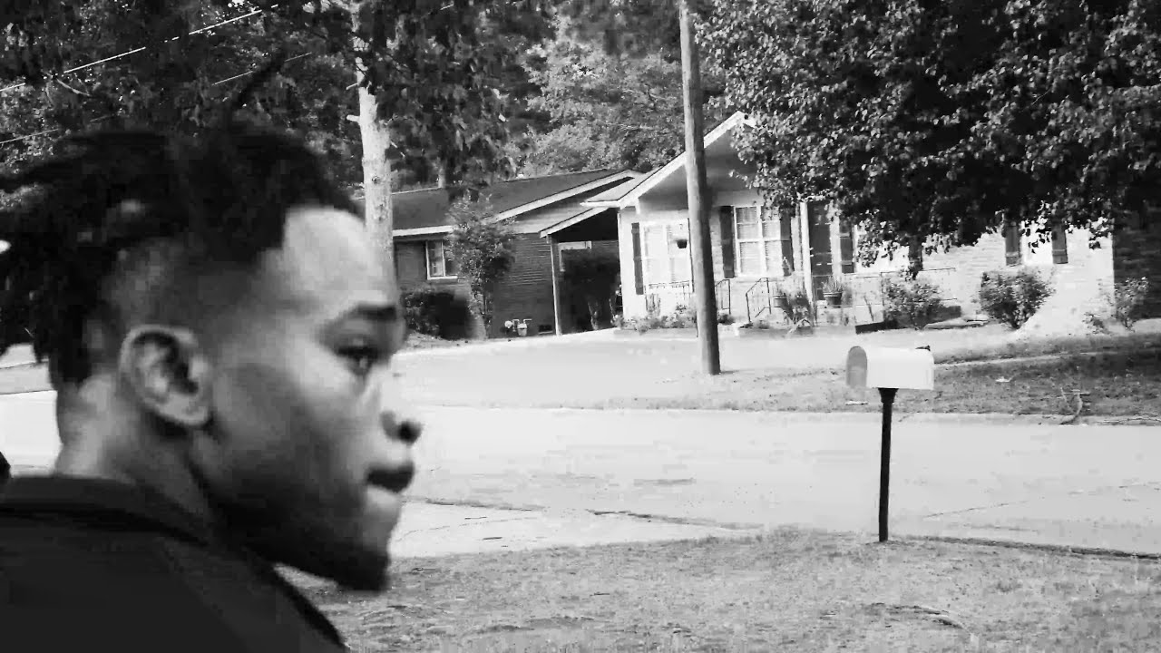 E MO - FEELING STRANGE (OFFICIAL VIDEO) 🎥🍿