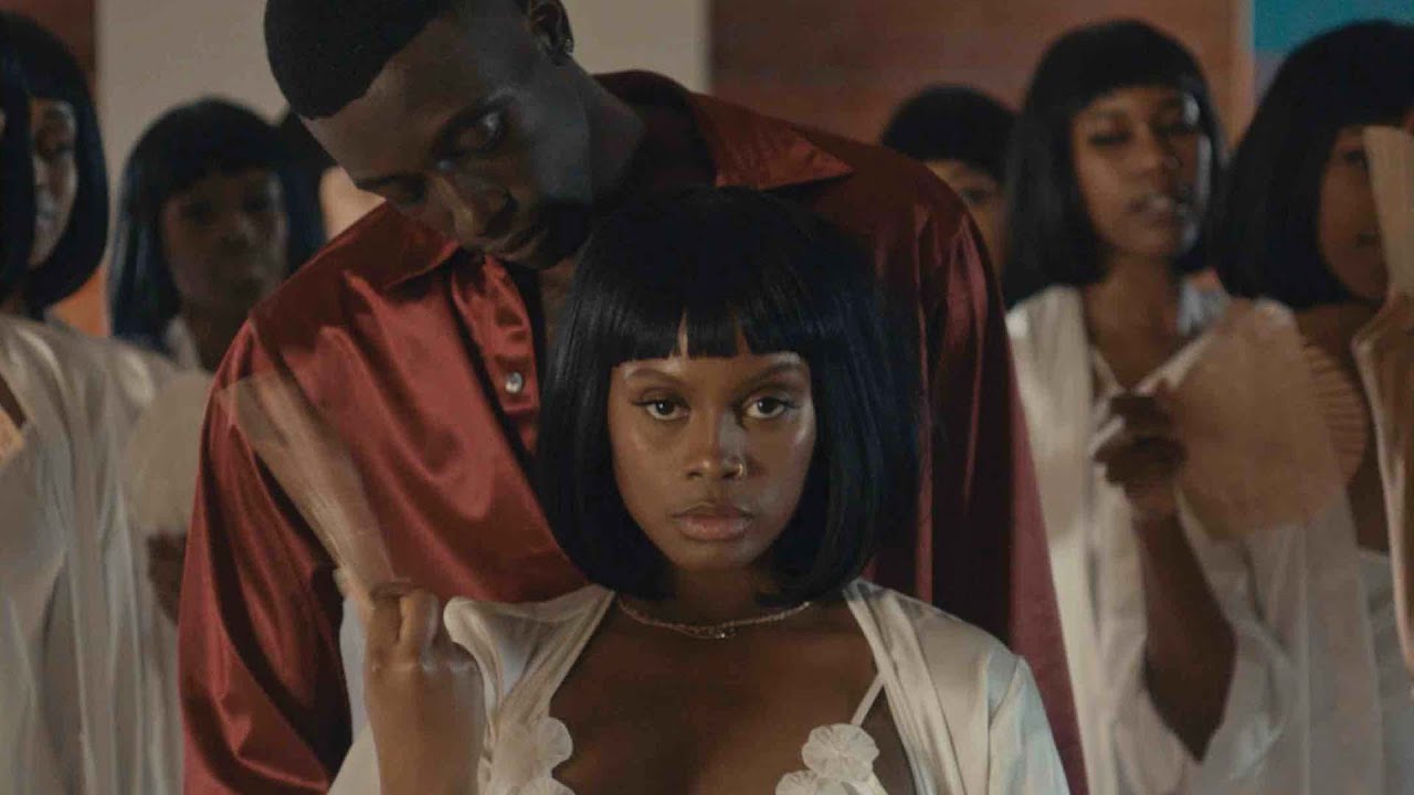 Catch me in Fana Hues - "BAD bad" (Official Video)